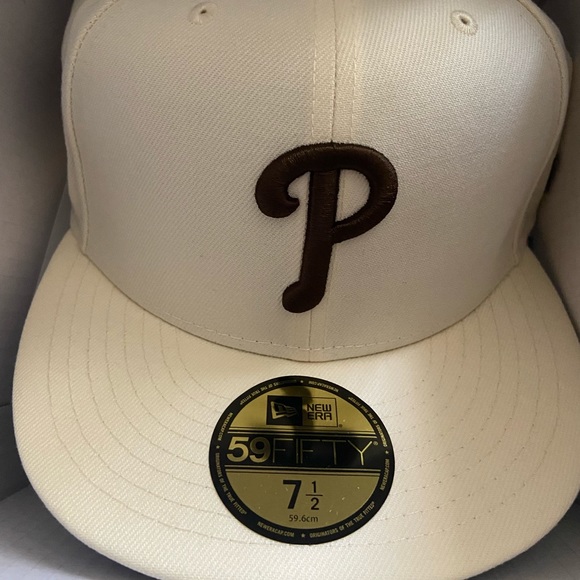 PHILADELPHIA PHILLIES “NEOPOLITAN” HAT (LIDSHATDROP) - Picture 2 of 6